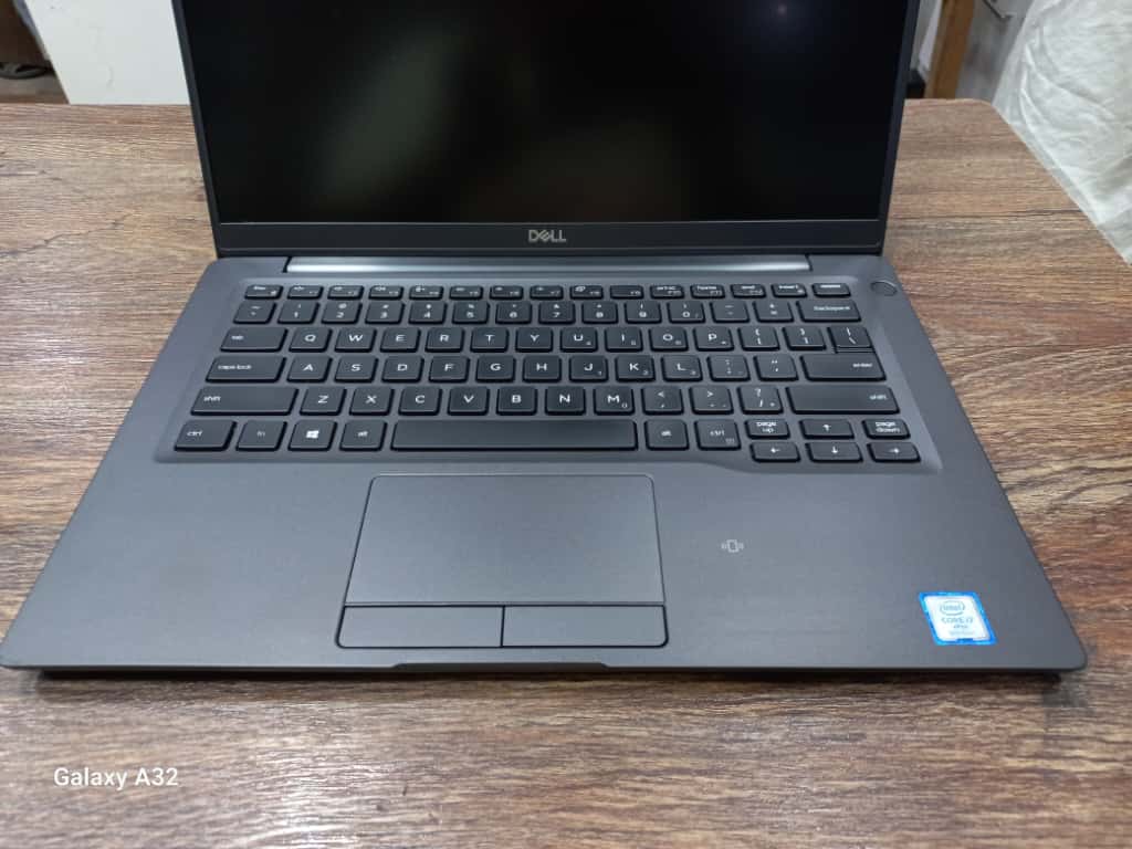 DELL LATITUDE 7400 Core i5 8th generation